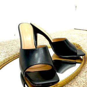 PRETTY LITTLE THING BLACK WIDE FIT SQUARE TOE MULE